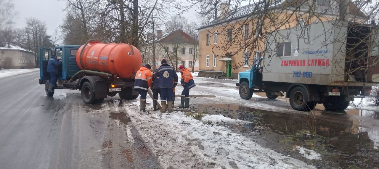 Более 20 аварийных ситуаций устранили бригады АДС за время новогодних каникул